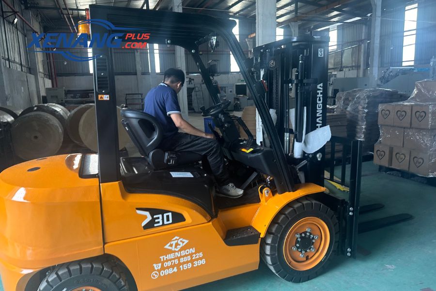 Xe nâng dầu 3 tấn Hangcha có khả năng vận hành liên tục 8-10 giờ