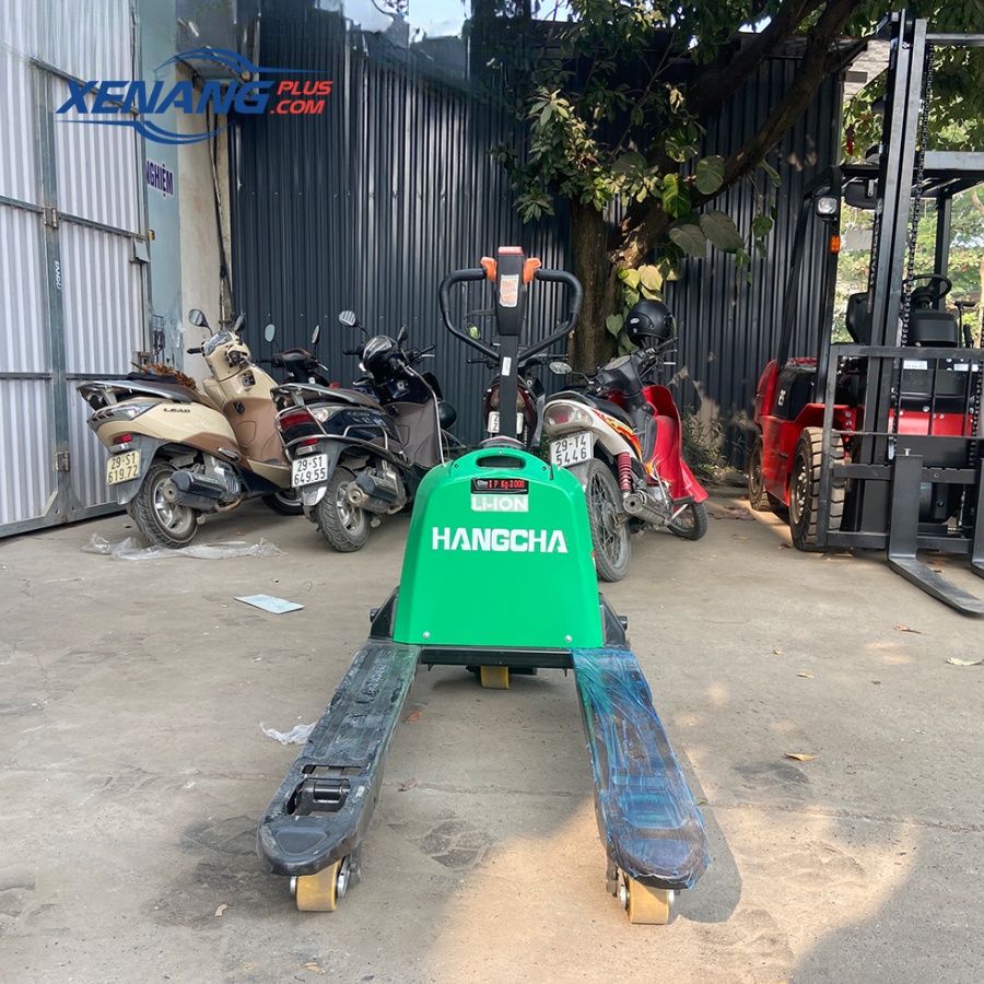 Càng xe nâng lithium dài 1150mm, rộng 550mm, phù hợp với hầu hết các loại pallet 