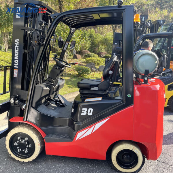 ảnh bìa lốp xe nâng 4