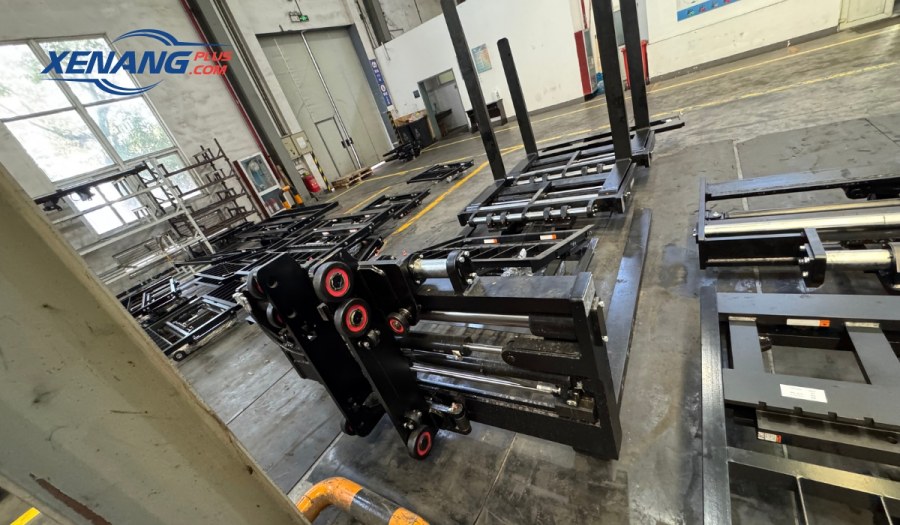 Bộ công tác dịch càng xe nâng