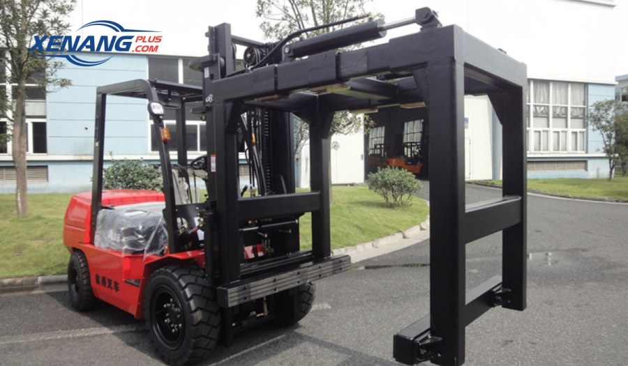 Bộ công tác xe nâng gạch tại các công trình