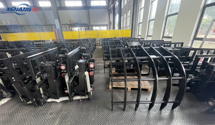 Đảm bảo càng được lắp chắc chắn và nâng hạ đúng tải trọng