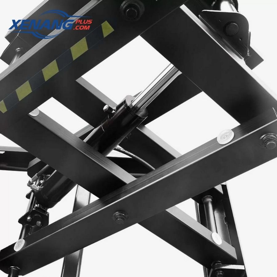 Khung xe được chế tạo từ thép chịu lực cao