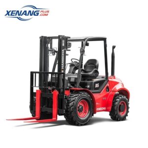 Xe nâng địa hình