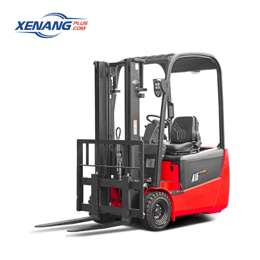 Thiết kế giúp xe dễ dàng xoay trở trong lối đi hẹp, kho kệ dày hoặc container