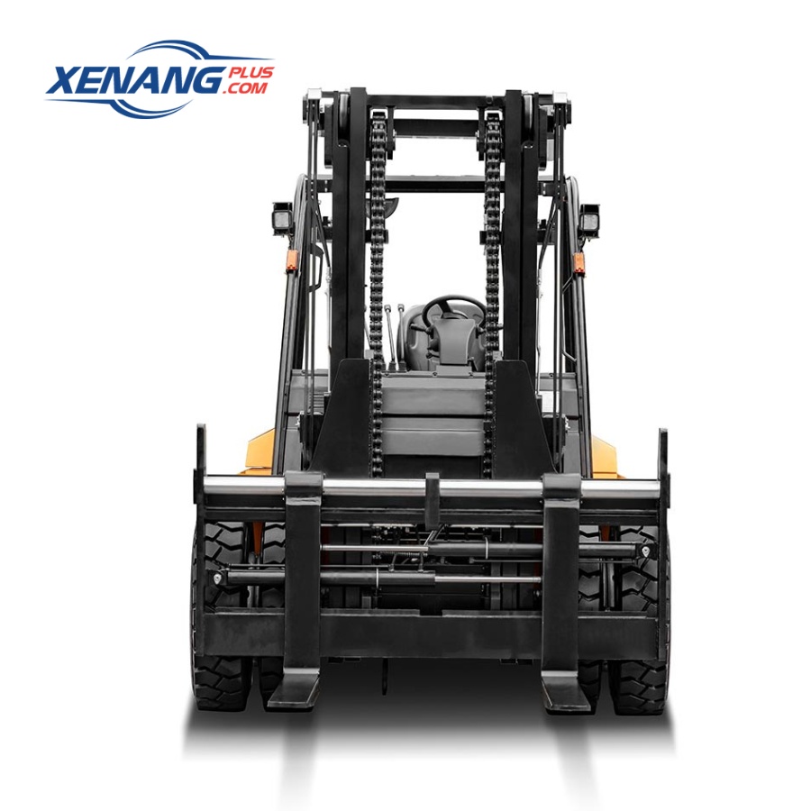 Càng nâng của CPD80-XEY2-SI được chế tạo từ thép hợp kim chịu lực cao