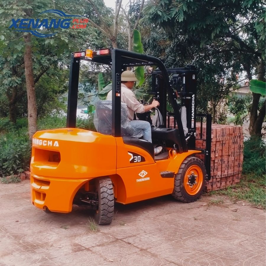 Xe nâng gạch không chỉ thay thế phương pháp vận chuyển thủ công mà còn mang lại nhiều giá trị vượt trội