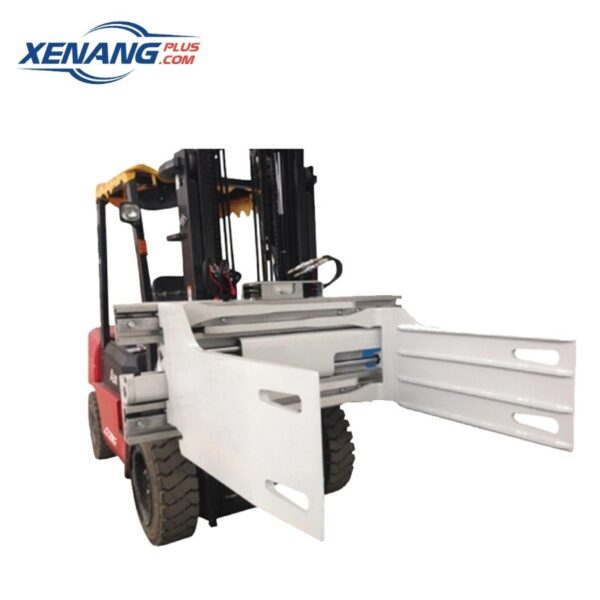 Xe nâng kẹp vuông 2
