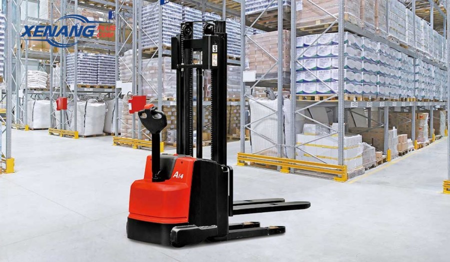 Xe nâng tay điện cao là thiết bị nâng hạ lên độ cao từ 2m đến 5m